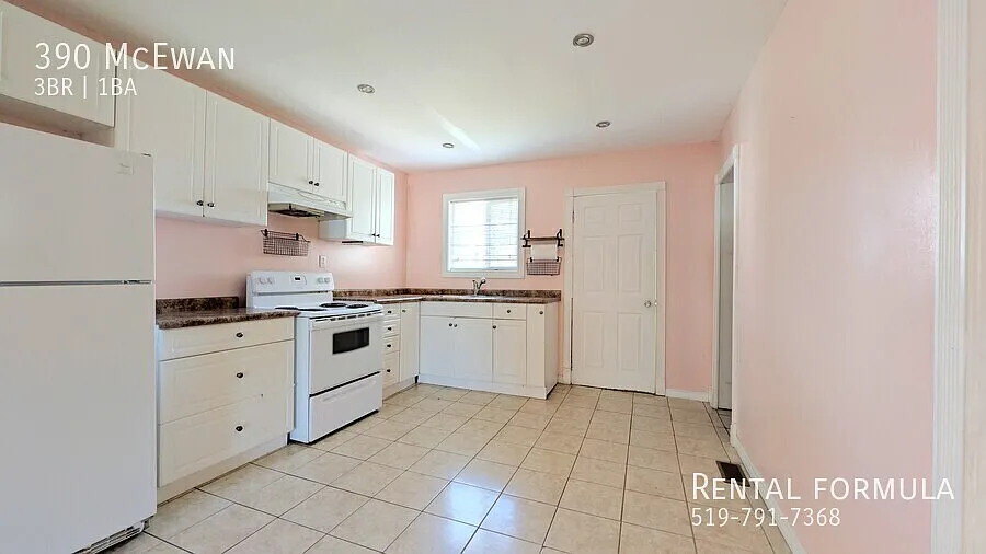 390 McEwan Ave — Photo 2