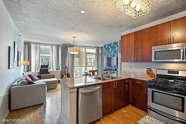 1 bed, 1100 sqft, $1,995 — Photo 3