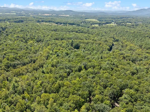 664 Stout Ln, Boones Mill, VA 24065