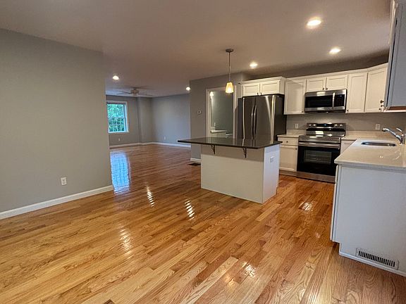 5th image of 61-63 Apthorp St #R