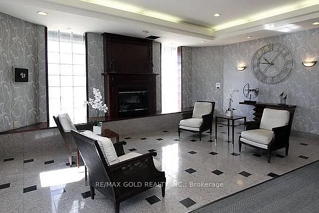 3 bed, $2,800 — Photo 2