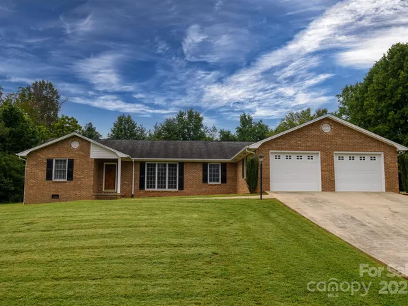 1173 Hidden Lake Dr, Granite Falls, NC 28630