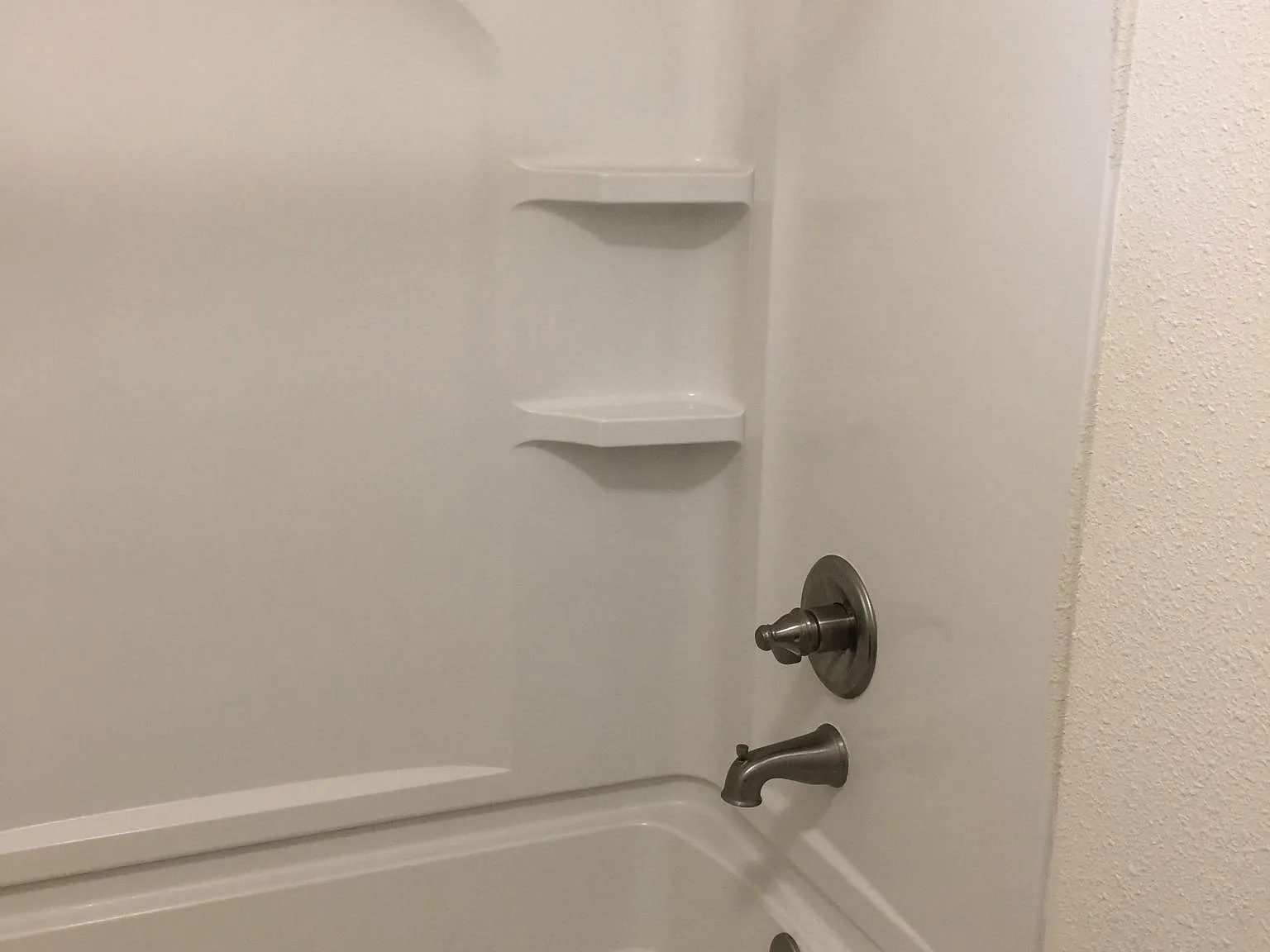 3 bed, 1250 sqft, $4,000 — Photo 2