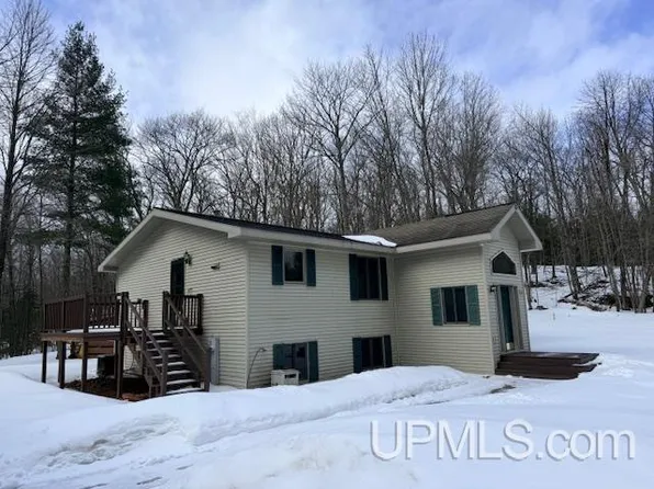 895 Osterberg Pkwy, Niagara, WI 54151