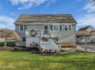 33 Sand Creek Lane, Toms River, NJ 08753