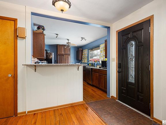 2nd image of 2413 N Lehman Rd