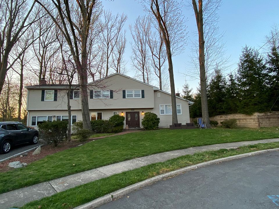 1st image of 1069 Allessandrini Ave