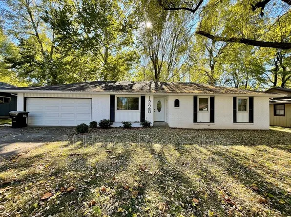 1228 W Winkler St, Springfield, MO 65807