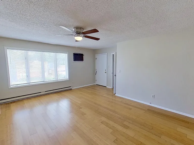 35 Parkwood St #2 — Photo 2