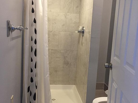 5th image of 205 N 36th St Fl 3