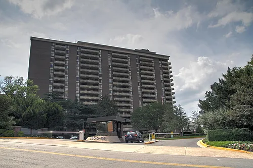 1800 Old Meadow Rd Photo 1