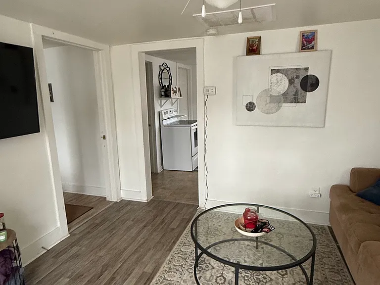 1000 W 16th St — Photo 2