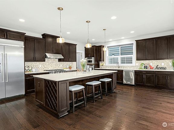 5th image of 1125 Pine Crest Circle NE
