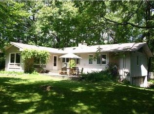 400 Hillside Dr W, Wayzata, MN 55391