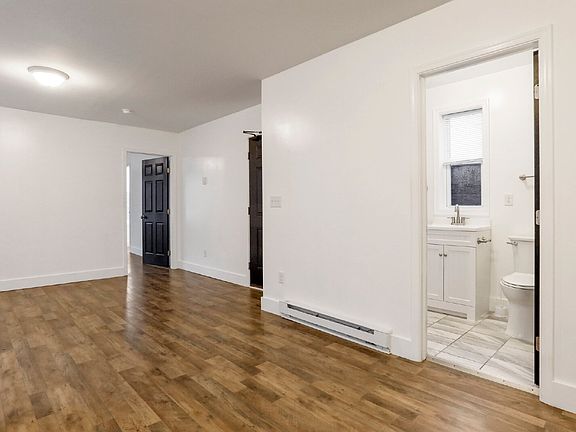 3rd image of 207 N Mulberry St #3