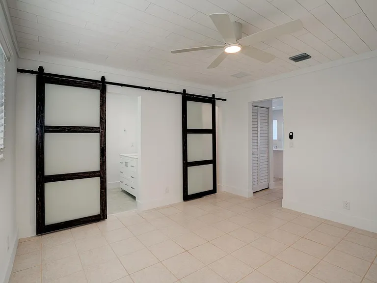 1650 N Riverside Dr #210 — Photo 12