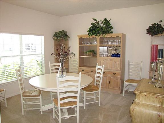 4th image of 316 Highland Meadows Ave