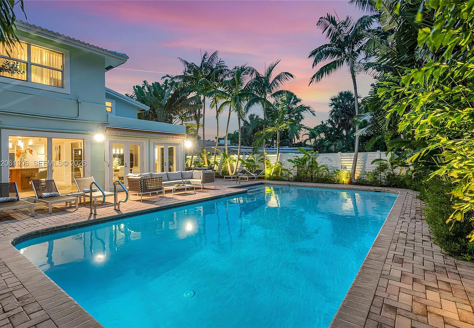 Las Olas By The Sea Ext — Photo 2
