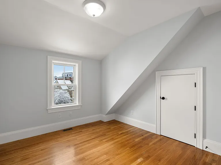 80 Linden St #1 — Photo 11