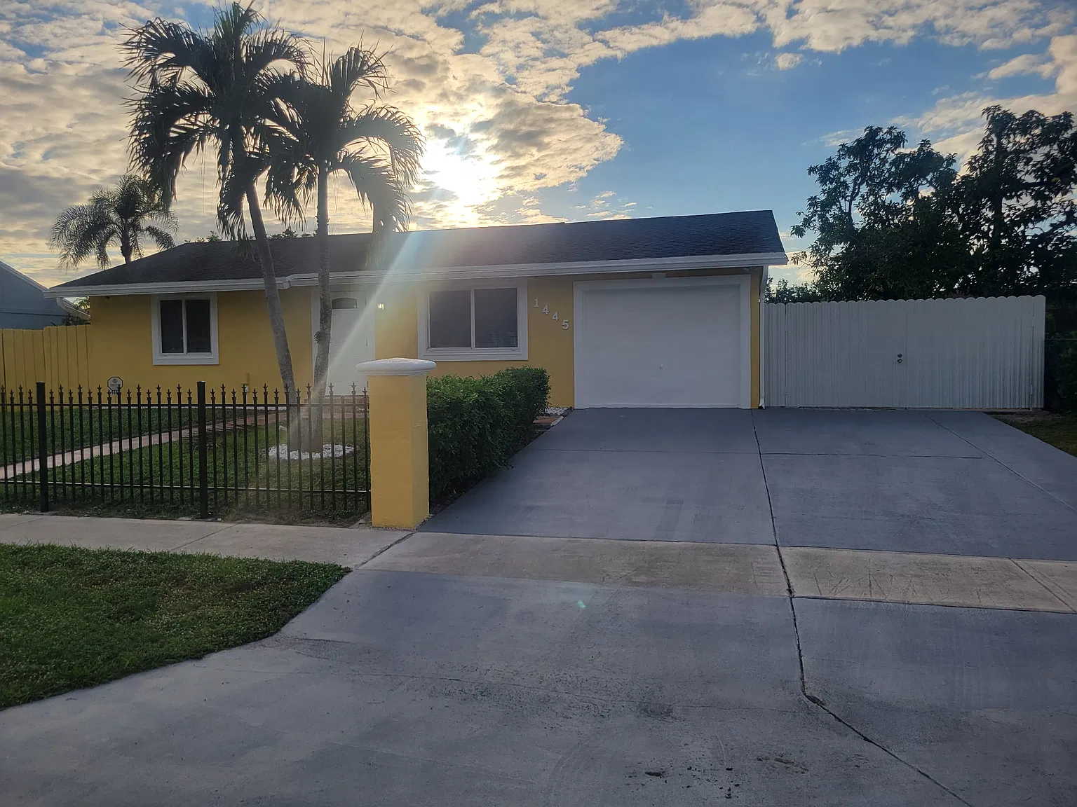 3 bed, 1100 sqft, $3,000 — Photo 1