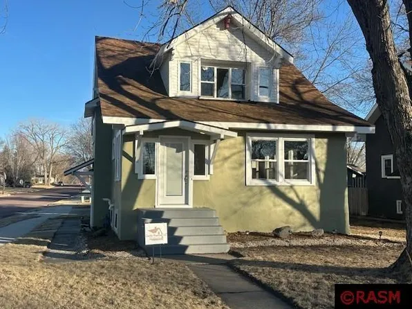 1036 Armstrong Blvd N, Saint James, MN 56081