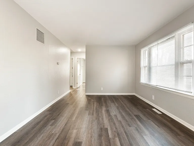 410 German Ave — Photo 6
