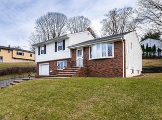 5 Dulles Dr, Woodland Park, NJ 07424