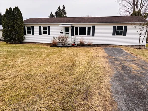 98 Norris Dr, Waterloo, NY 13165