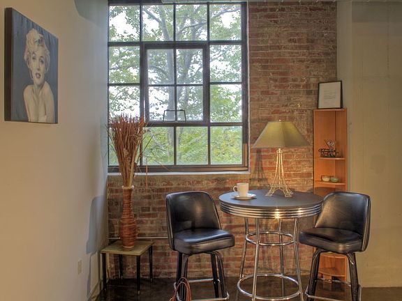 3rd image of 3030 E 63rd St APT 202