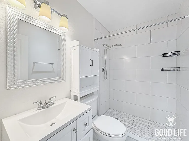 1817 E Grand Ave #36 — Photo 14