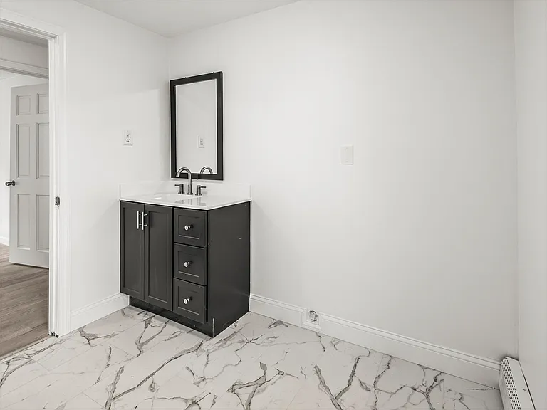 26 Sidney St — Photo 12