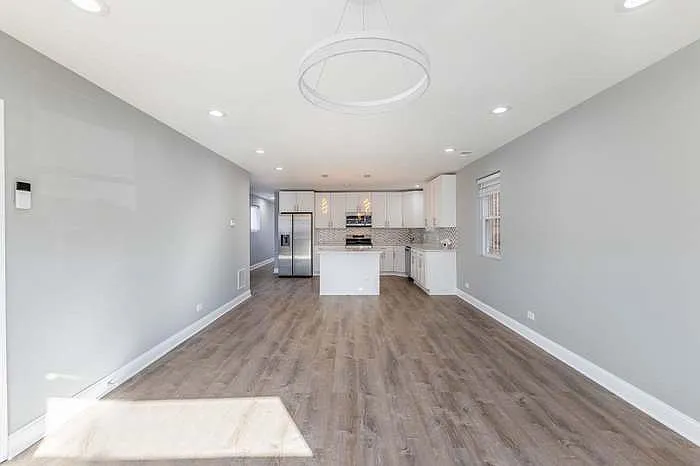 Building Photo - 3030 W Washington Blvd #1