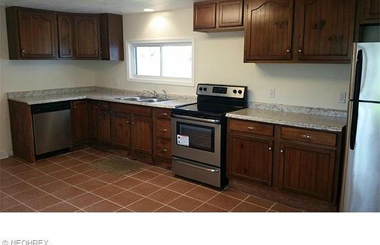 4th image of 130 N Chestnut St