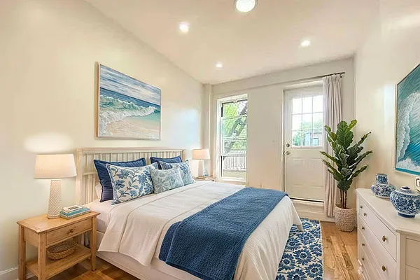 Rented by Voro Purple LLC | media 3