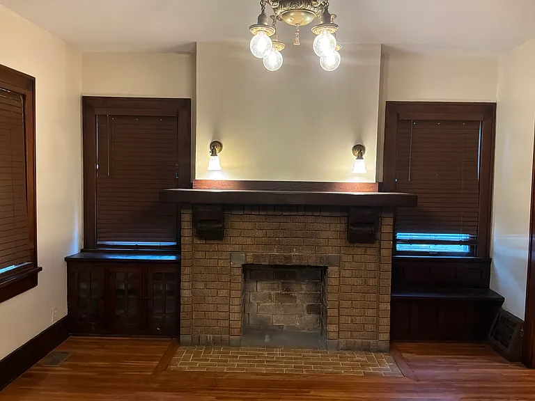 1216 N Emporia Ave — Photo 2