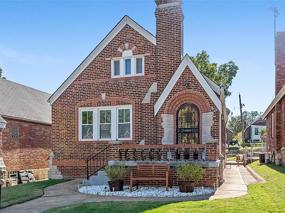 2nd image of 6612 Lindenwood Pl