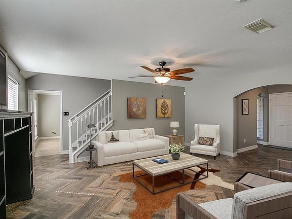 4th image of 3704 Oak Dale Dr