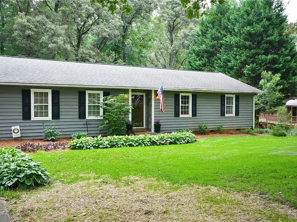 113 Slawson Dr, Williamston, SC 29697