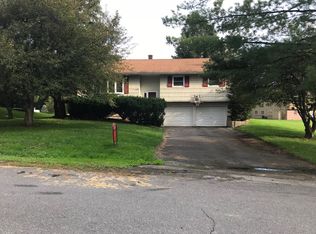 15 Orchard Mills Rd, Claverack, NY 12513