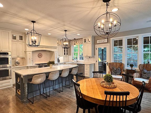 5th image of 3173 Shady Cove Point NW