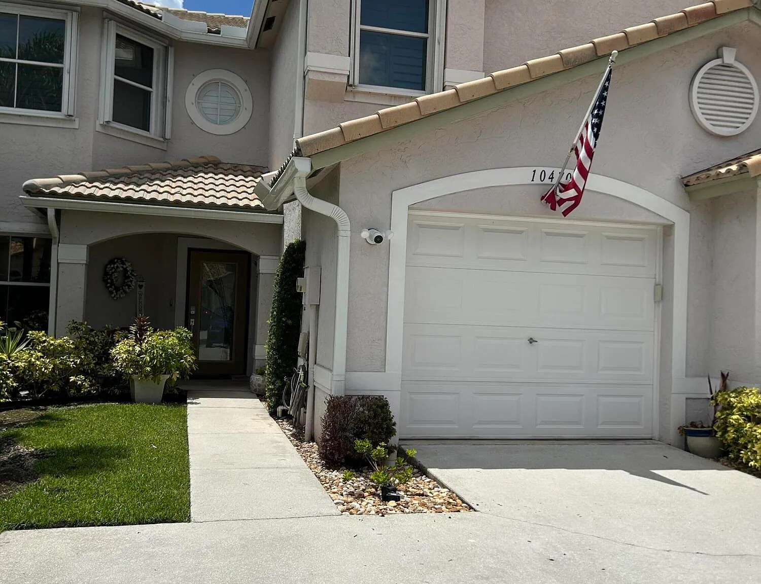3 bed, 2.5 bath, 1675 sqft, $5,000 — Photo 1