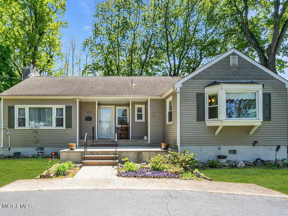 1st image of 323 Florence Road
