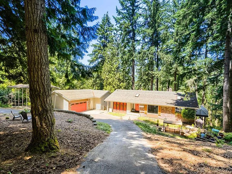24714 SE Mirrormont Way — Photo 3