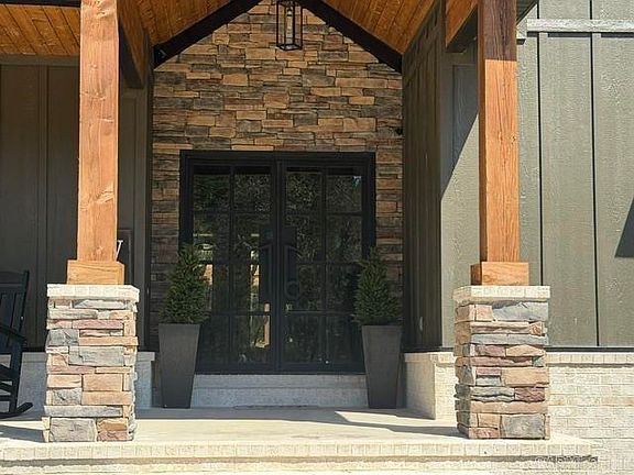 3rd image of 1791 Mountain Park Rd