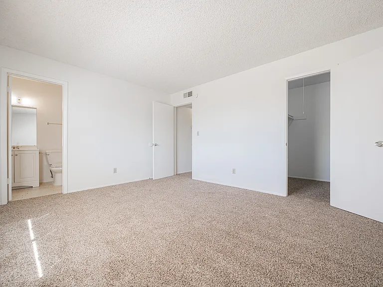 8821 W Sahuaro Dr — Photo 12