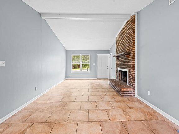 4th image of 3127 Gayhart Dr NW