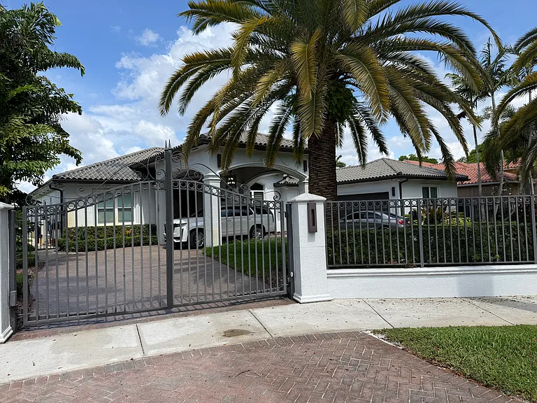 3440 SW 132nd Ct — Photo 3