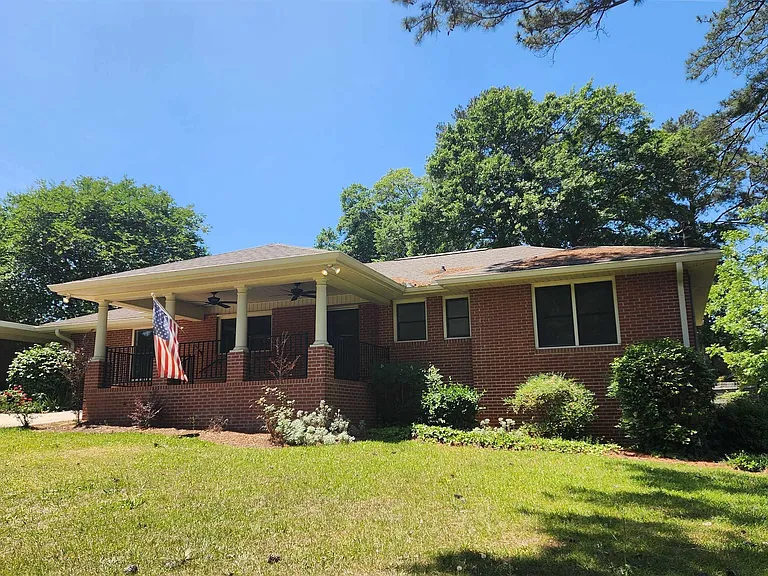 203 Springdale Dr #1 — Photo 1