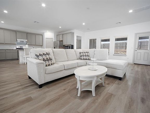 3rd image of 14613 Travertine Falls Ln