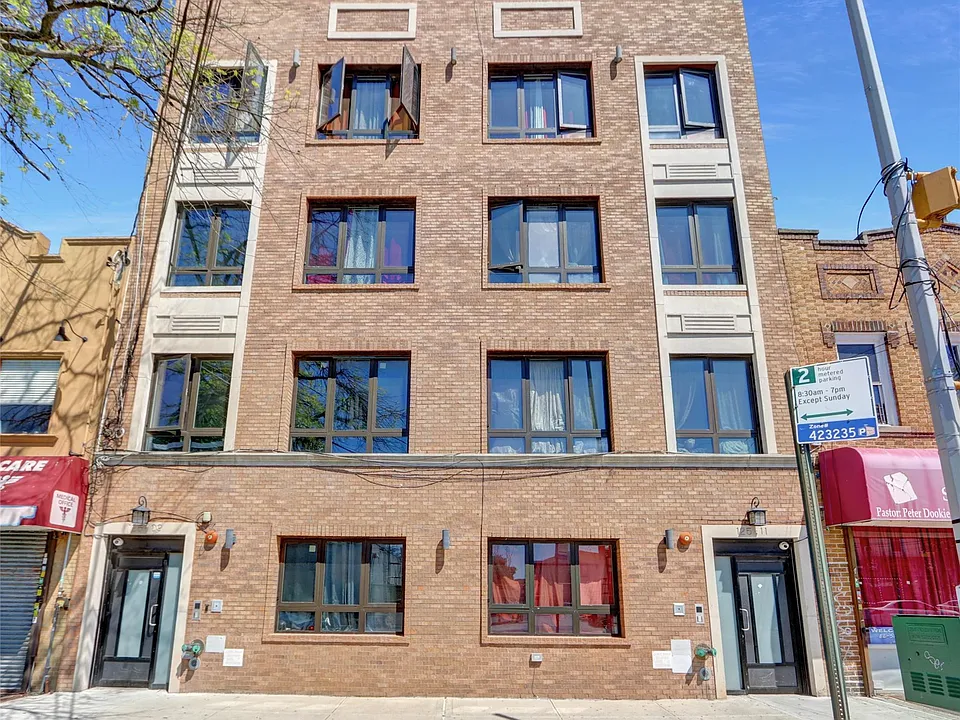 Building Photo 3